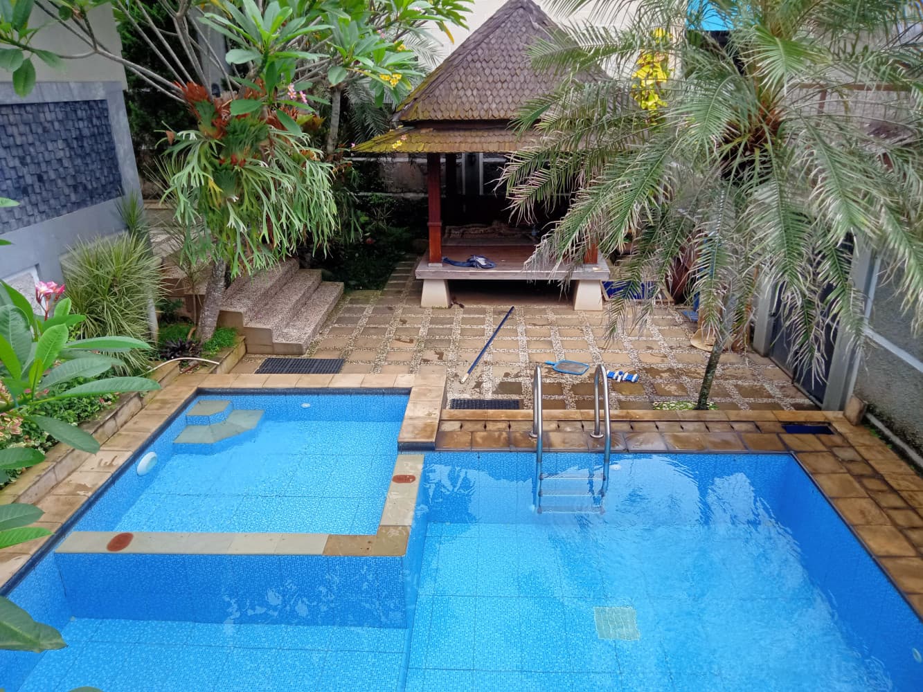 Renovasi Kolam Renang